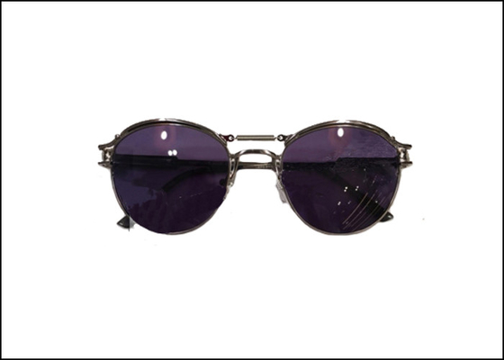 中国 紫外線見通しのサングラス、魔法の紫色の樹脂レンズが付いている火かき棒のごまかすガラスを作って下さい サプライヤー