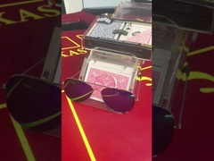 軽量 な ポーカー カード を 標識 し た グラス を 用い て ポーカー テーブル を 支配 する